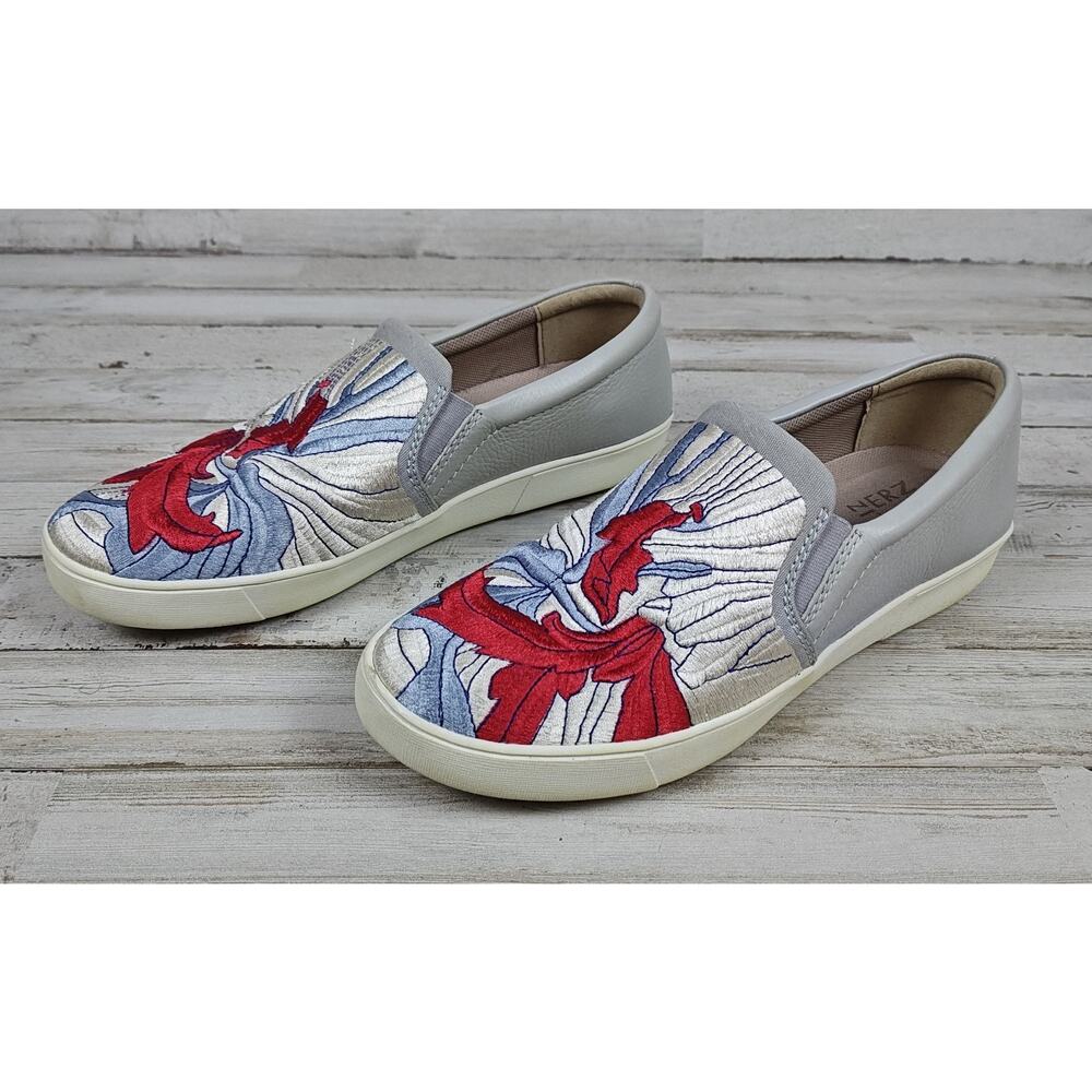 NATURALIZER Women's Marianne Slip On Shoes Sz 9M Lapis Multi Embroidered Fabric